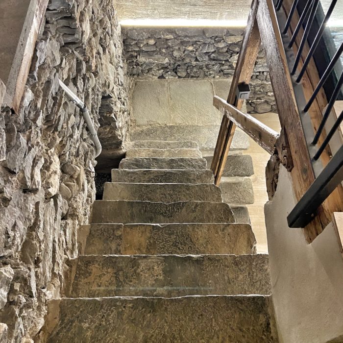 Escalier Karnotz espace location sion Valais